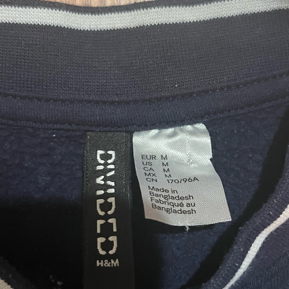 Divided Crew neck - Picture 3 of 4